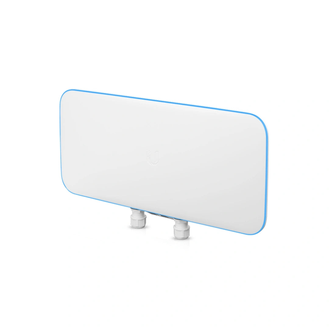 Panel frontal del router WiFi 5 Ubiquiti blanco con conectores inferiores