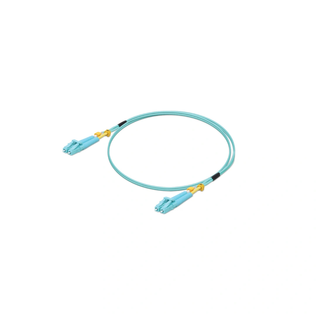 Extremos de conectores LC del cable duplex azul OM3 con detalles amarillos y negro en vista frontal