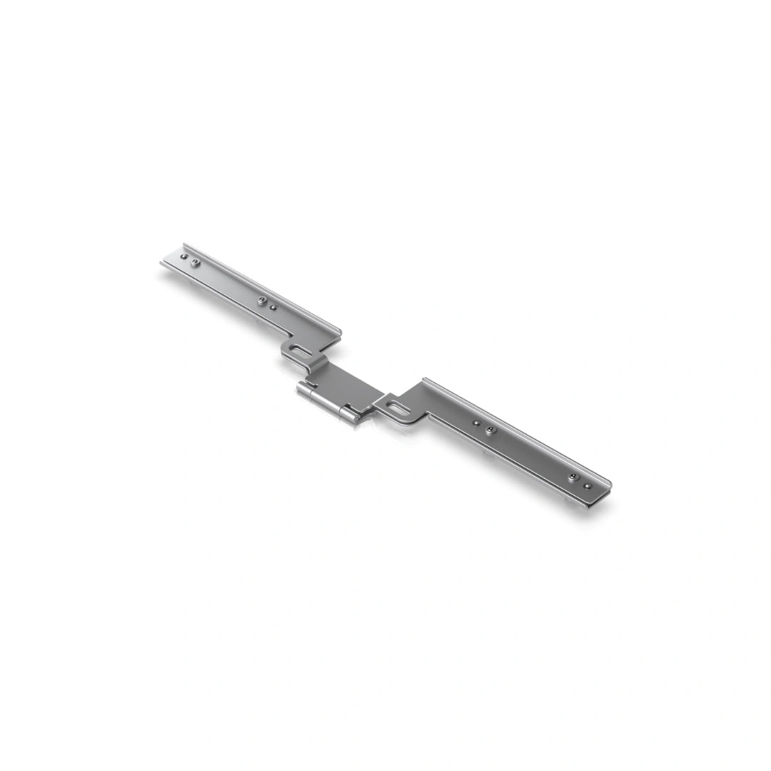 Soporte metálico plateado para apilamiento de racks mini con bisagra central y orificios de montaje preperforados
