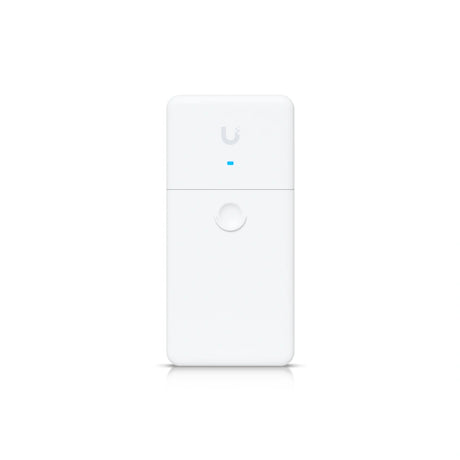 Vista frontal del repetidor Gigabit PoE Ubiquiti con botón empotrado