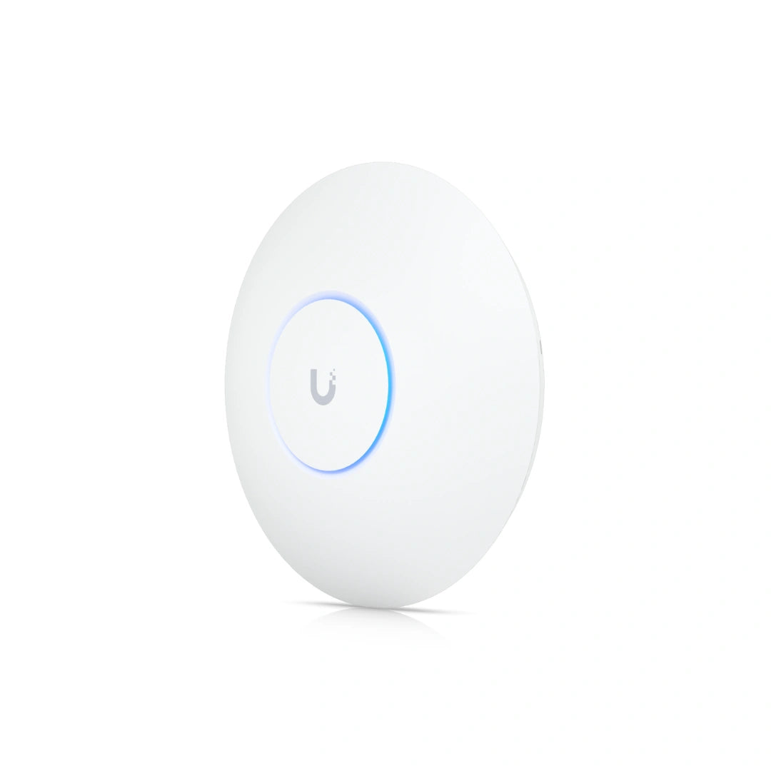 Ángulo tres cuartos del access point WiFi 6E Ubiquiti con aro de luz azul