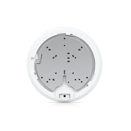 Vista inferior del access point WiFi 6E Ubiquiti con placa metálica y pestillo de montaje