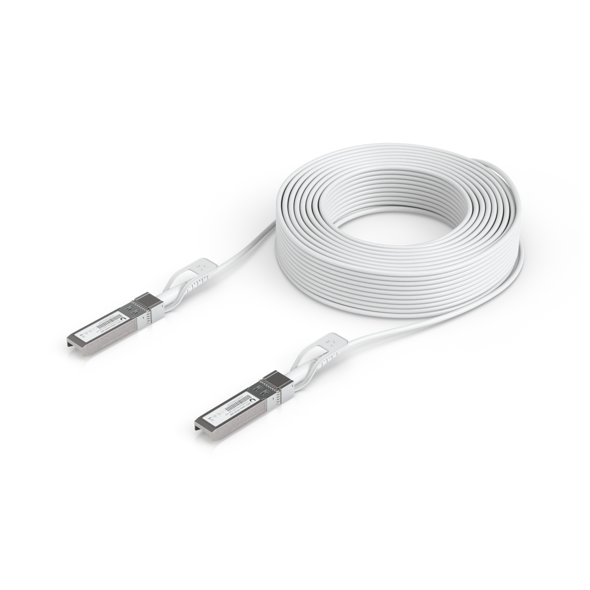 Cable DAC SFP28 de cobre blanco enrollado con conectores plateados y pestañas de extracción sobre fondo blanco