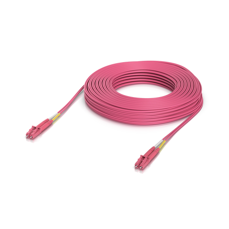 Cable de fibra óptica OM4 rosa con conectores LC y protección amarilla