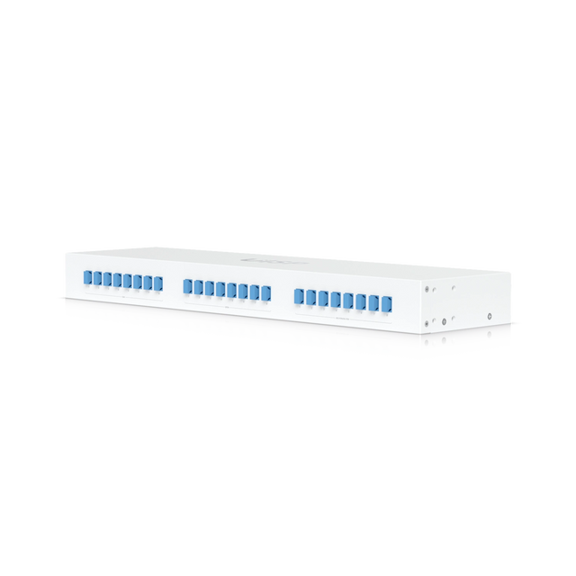 Dispositivo WDM UISP blanco con tres filas de conectores SC/UPC azules