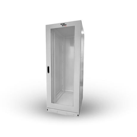 Vista frontal de gabinete rack cerrado con puerta de vidrio transparente y manija negra sobre fondo blanco