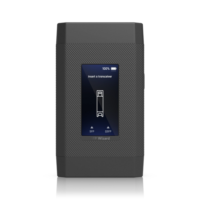 Herramienta de diagnóstico SFP Wizard negra con pantalla táctil vertical mostrando batería al 100% y carcasa texturizada