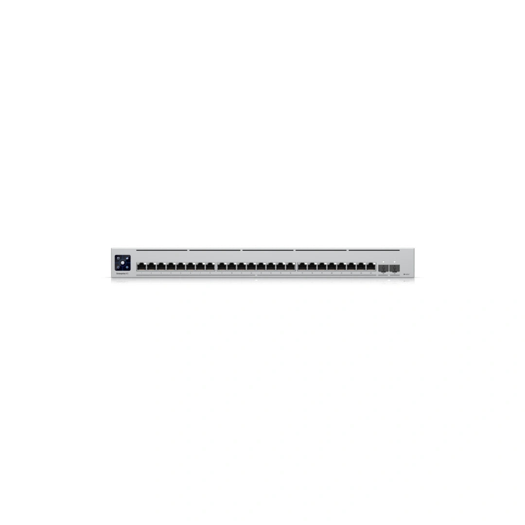 Primer plano de los veinticuatro puertos 10 GbE RJ45 y dos ranuras SFP28 en el extremo derecho del switch