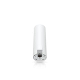 Puerto Ethernet RJ45 integrado para PoE en la parte trasera del chasis blanco
