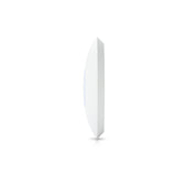 Perfil lateral aerodinámico del punto de acceso inalámbrico blanco con diseño curvo y borde sutil