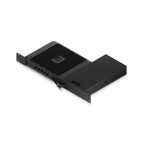 Controlador industrial Ubiquiti negro en soporte rack 1U con puertos Ethernet y LED