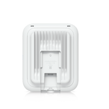 Parte posterior del access point ubiquiti wifi 7 ipx6 con ranuras de montaje