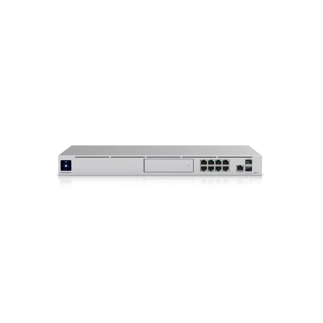 Equipo de seguridad perimetral UDM-Pro con logo negro, panel central y ranuras SFP+ 10GbE a la derecha