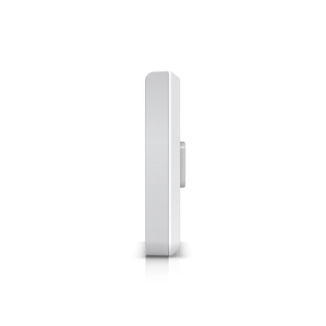 Perfil lateral del access point blanco que resalta su forma rectangular delgada y esquina redondeada
