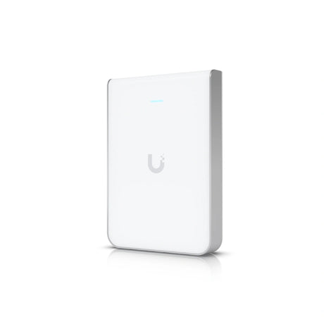 Ángulo de tres cuartos del panel frontal blanco con luz azul brillante junto a la carcasa lateral plateada