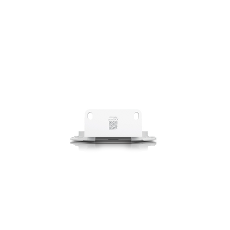 Placa trasera blanca con dos orificios ovalados para tornillos, código QR y texto de identificación