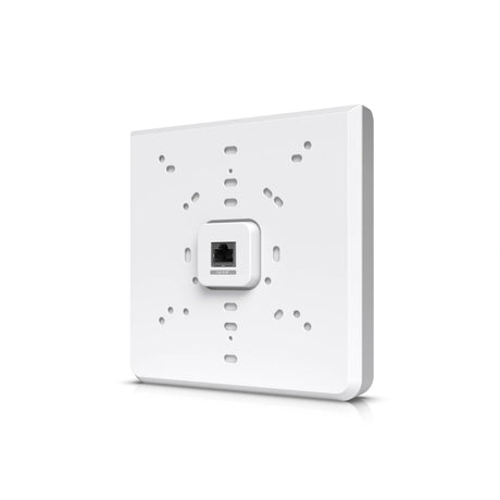 Trasera del equipo blanco con puerto Ethernet elevado PoE rodeado de orificios de ventilación y montaje